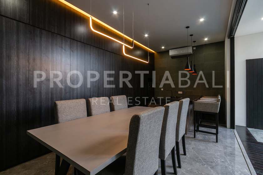 Modern Contemporary Villa In Kerobokan. Villas in Bali for Sale: Вилла в Керобокан, Балиан за 275 тыс. USD. Leasehold. Главное фото