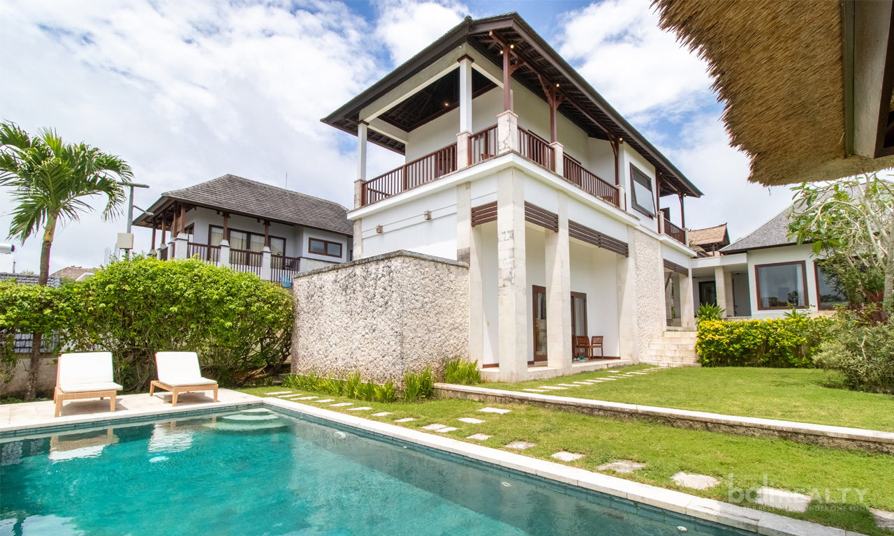 Spacious And Stunningly Designed 3 Bedroom Villa With Sea Views In Nusa Dua. Villas in Bali for Sale: Вилла в Нуса Дуа, Балиан за 360 тыс. USD. Freehold. Главное фото