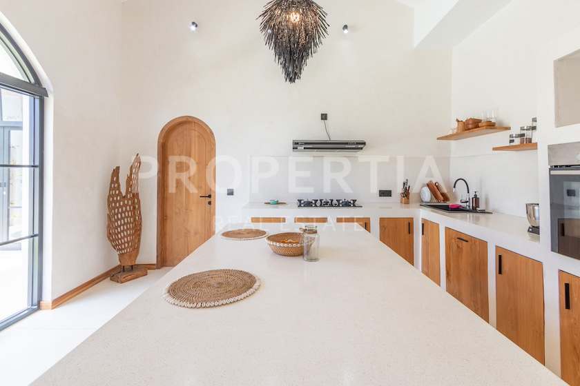 Charming Mediterranean Villa In Bingin. Villas in Bali for Sale: Вилла в Бингин, Балиан за 250 тыс. USD. Leasehold. Главное фото