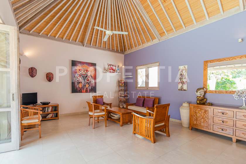 Modern Balinese Villa In Ungasan. Villas in Bali for Sale: Вилла в Унгасан, Балиан за 127 тыс. USD. Leasehold. Главное фото