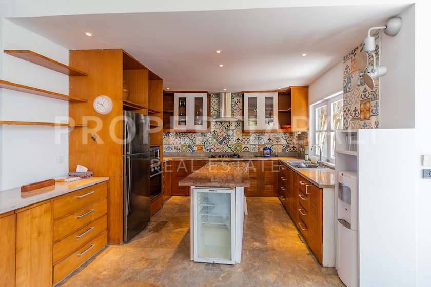 Modern Balinese Family Home In Berawa. Villas in Bali for Sale: Вилла в Берава (Чангу), Балиан за 403 тыс. USD. Leasehold. Главное фото