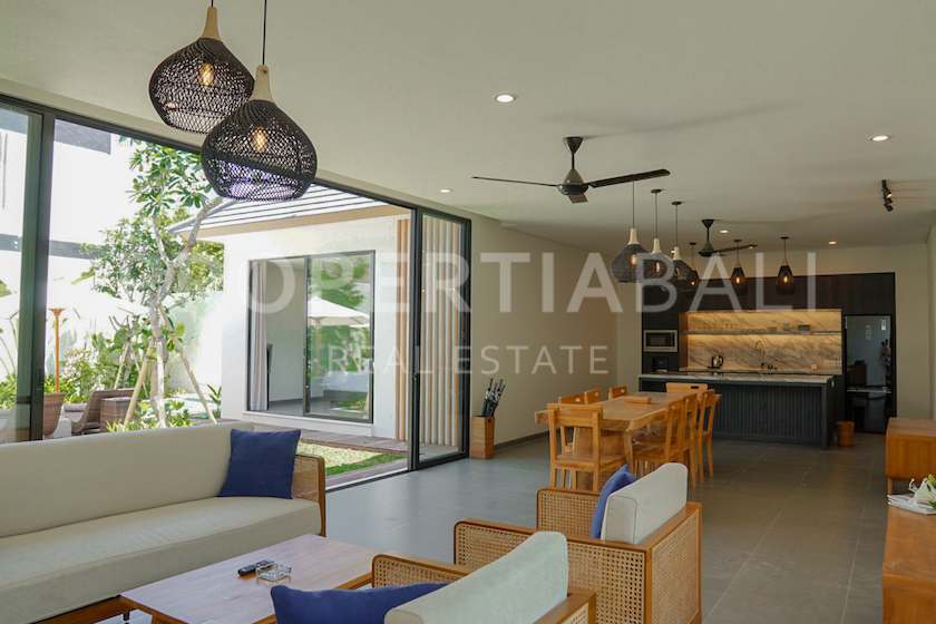 Charming Contemporary Family Home In Babakan. Villas in Bali for Sale: Вилла в Babakan, Балиан за 332 тыс. USD. Leasehold. Главное фото