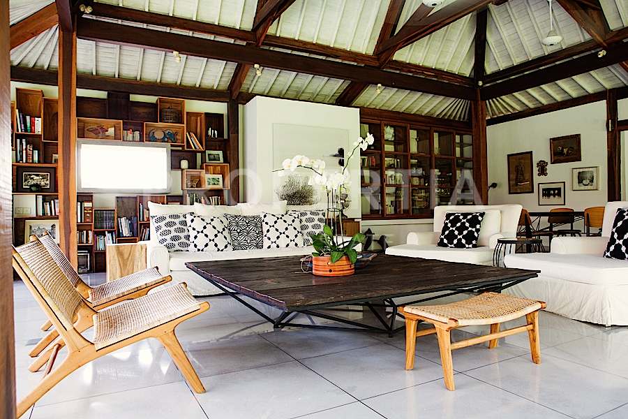 Modern Tropical Boutique Villa In The Heart Of Umalas. Villas in Bali for Sale: Вилла в Умалас, Балиан за 1368 тыс. USD. Leasehold. Главное фото