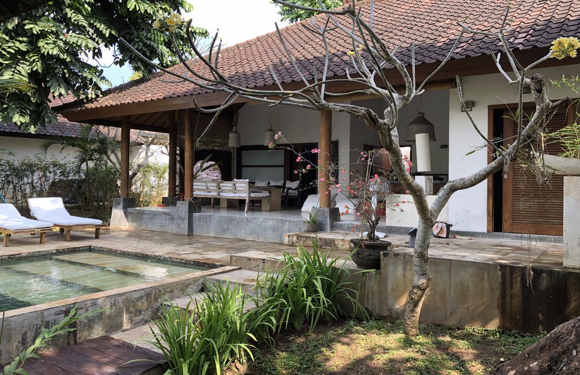 Unique villa compound near Seseh Beach for lease. Villas in Bali for Sale: Вилла в Танах Лот (Табанан), Балиан за 641 тыс. USD. Leasehold. Главное фото