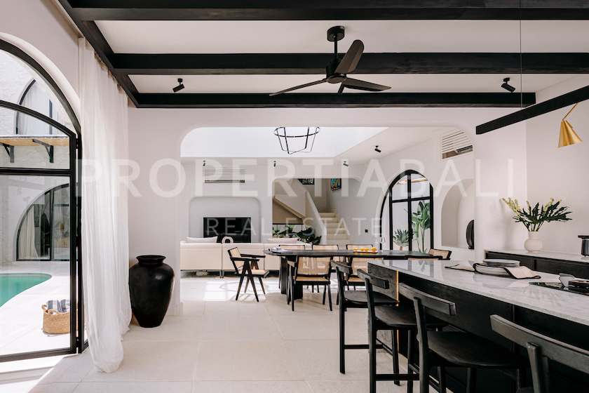 Amazing Mediterranean Villa In Seseh. Villas in Bali for Sale: Вилла в Сесех, Балиан за 709 тыс. USD. Leasehold. Главное фото