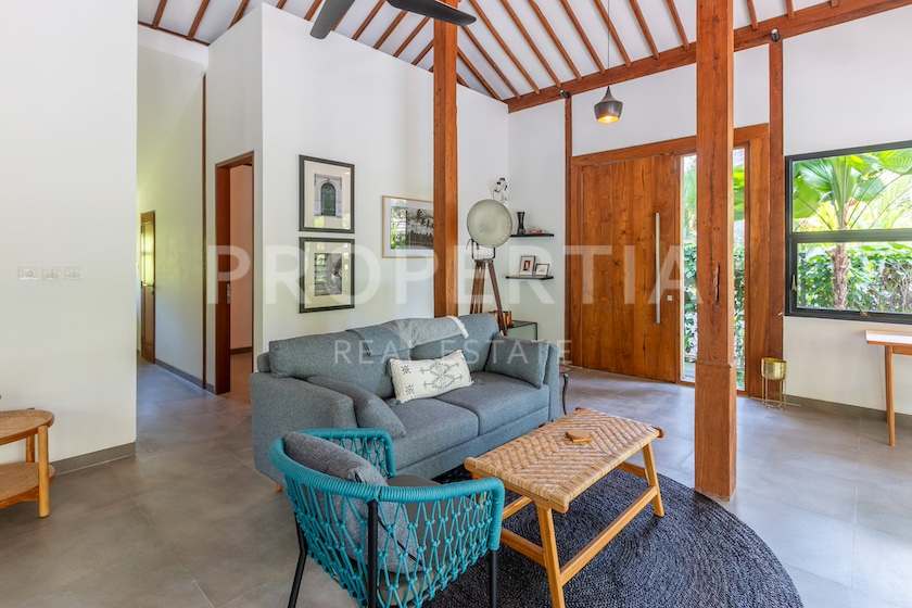 Tropical Retreat With Balinese Charm. Villas in Bali for Sale: Вилла в Балиан за 18,8 млн. RUB. Leasehold. Главное фото