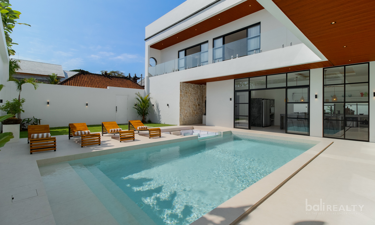 Brand-New Ultra-Modern 4-Bedroom Villa with a Huge Rooftop Terrace. Villas in Bali for Sale: Вилла в Санур, Балиан за 420 тыс. USD. Leasehold. Главное фото