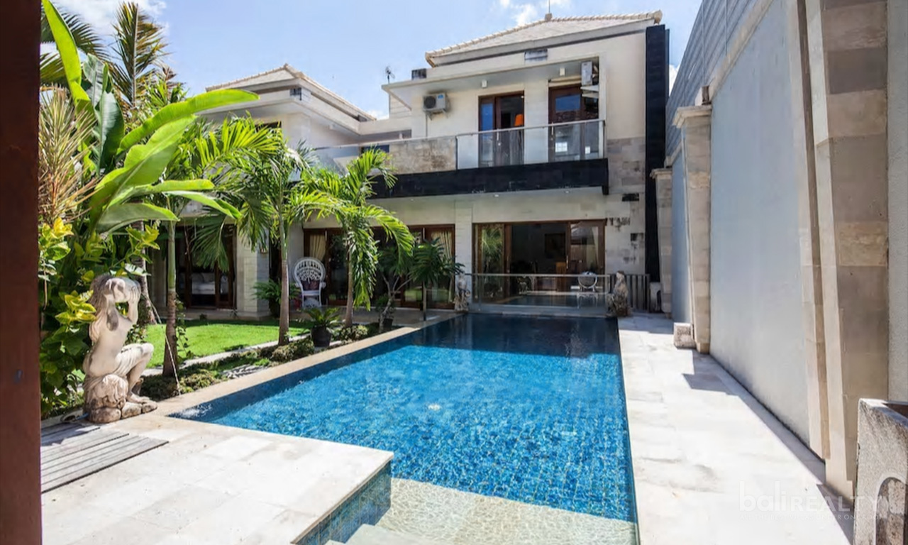 Charming Two Villas In Seminyak. Villas in Bali for Sale: Вилла в Семиньяк, Балиан за 533 тыс. USD. Leasehold. Главное фото