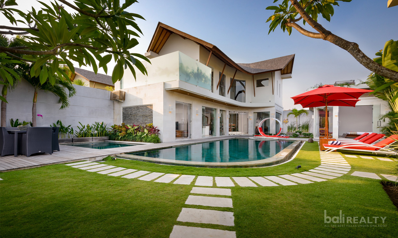 Fantastic 3 Bedroom Leasehold Villa in Prime Seminyak Locale. Villas in Bali for Sale: Вилла в Семиньяк, Балиан за 425 тыс. USD. Leasehold. Главное фото