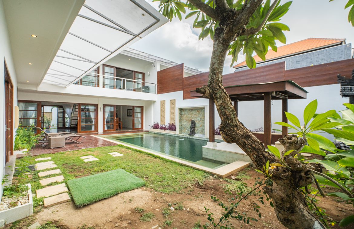 Three bedroom family villa in prime Seminyak for lease. Villas in Bali for Sale: Вилла в Семиньяк, Балиан за 356 тыс. USD. Leasehold. Главное фото