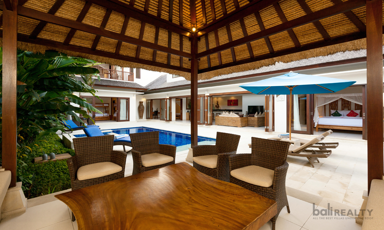 High-Quality Four-Bedroom Villa in Prime Legian Locale, Super Holiday Villa or High Yielding Investment. Villas in Bali for Sale: Вилла в Семиньяк, Балиан за 599 тыс. USD. Leasehold. Главное фото