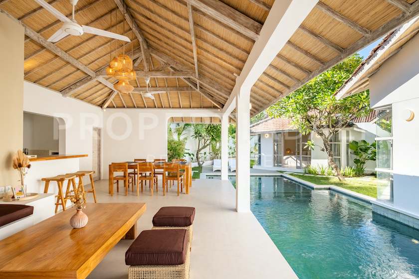 Stunning Modern Family Villa In Seminyak. Villas in Bali for Sale: Вилла в Семиньяк, Балиан за 331 тыс. USD. Leasehold. Главное фото