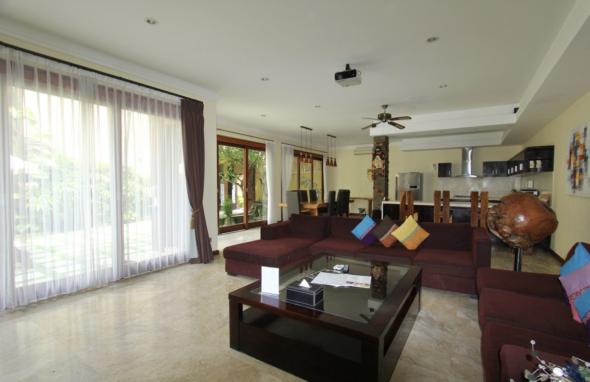 Villa complex in prime Seminyak location for lease. Villas in Bali for Sale: Вилла в Семиньяк, Балиан за 1565 тыс. USD. Leasehold. Главное фото