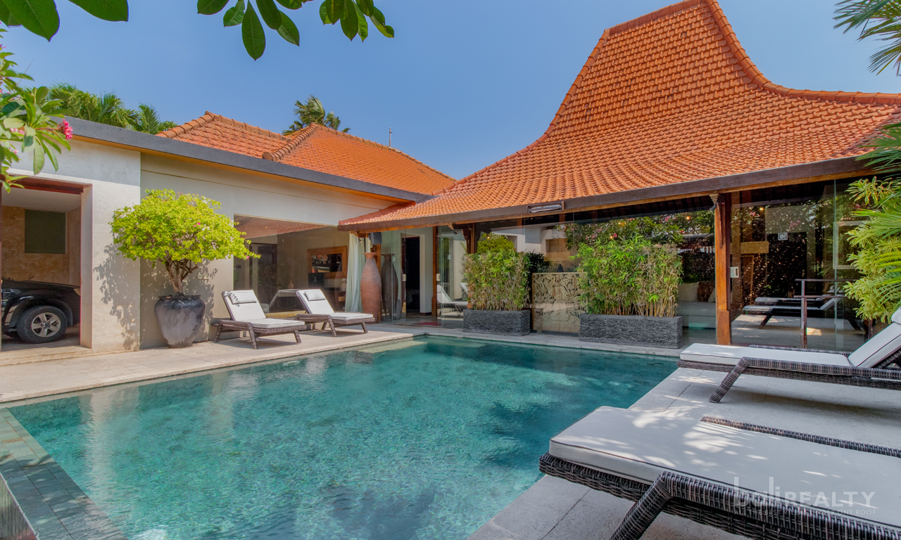 Rare Opporunity; Three Bedroom Joglo Villa in Prime Central Seminyak, Ideal Home or Investment. Villas in Bali for Sale: Вилла в Семиньяк, Балиан за 539 тыс. USD. Leasehold. Главное фото