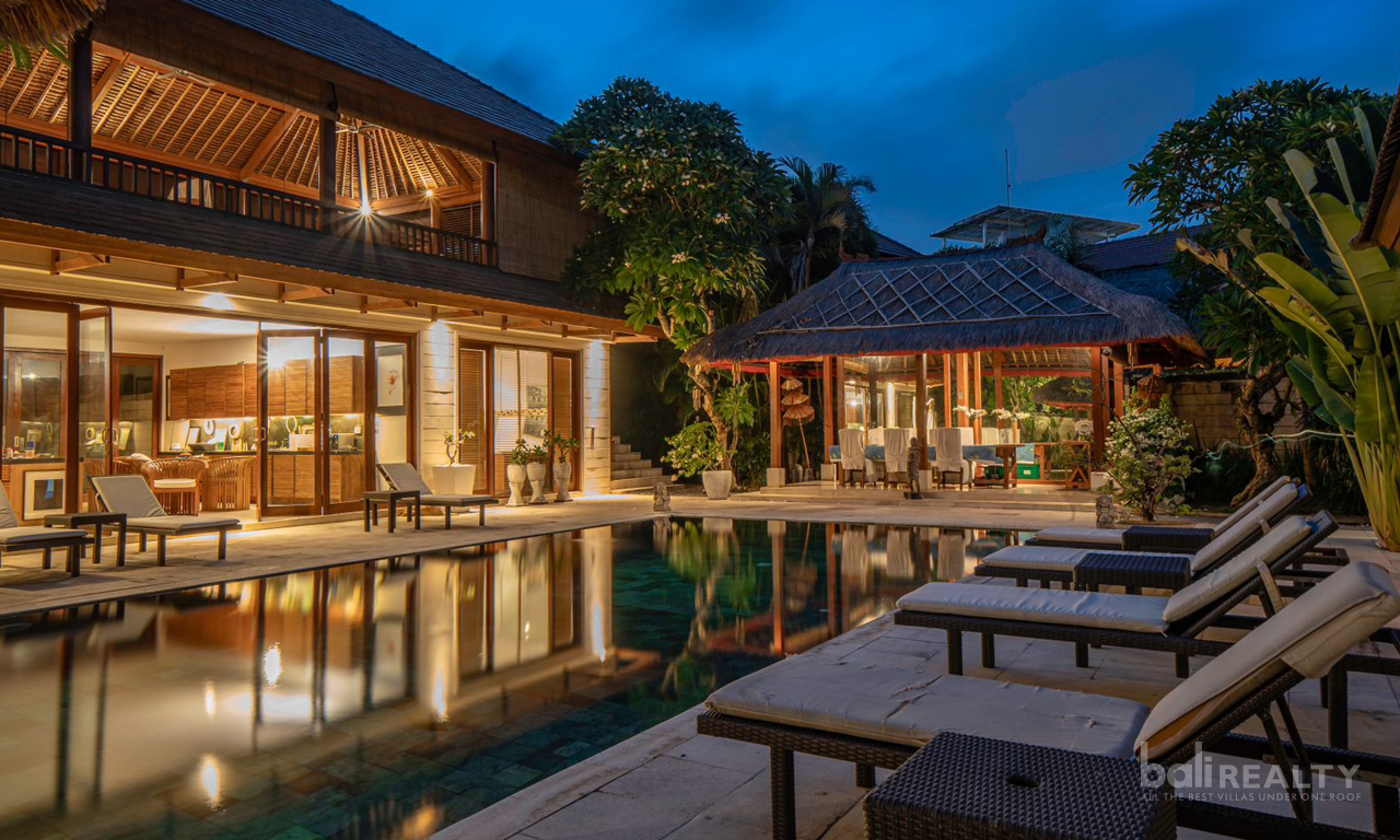 Traditional Three-Bedroom Freehold Villa on 750sqm Only Minutes Walk to the Beach. Villas in Bali for Sale: Вилла в Семиньяк, Балиан за 1310 тыс. USD. Freehold. Главное фото