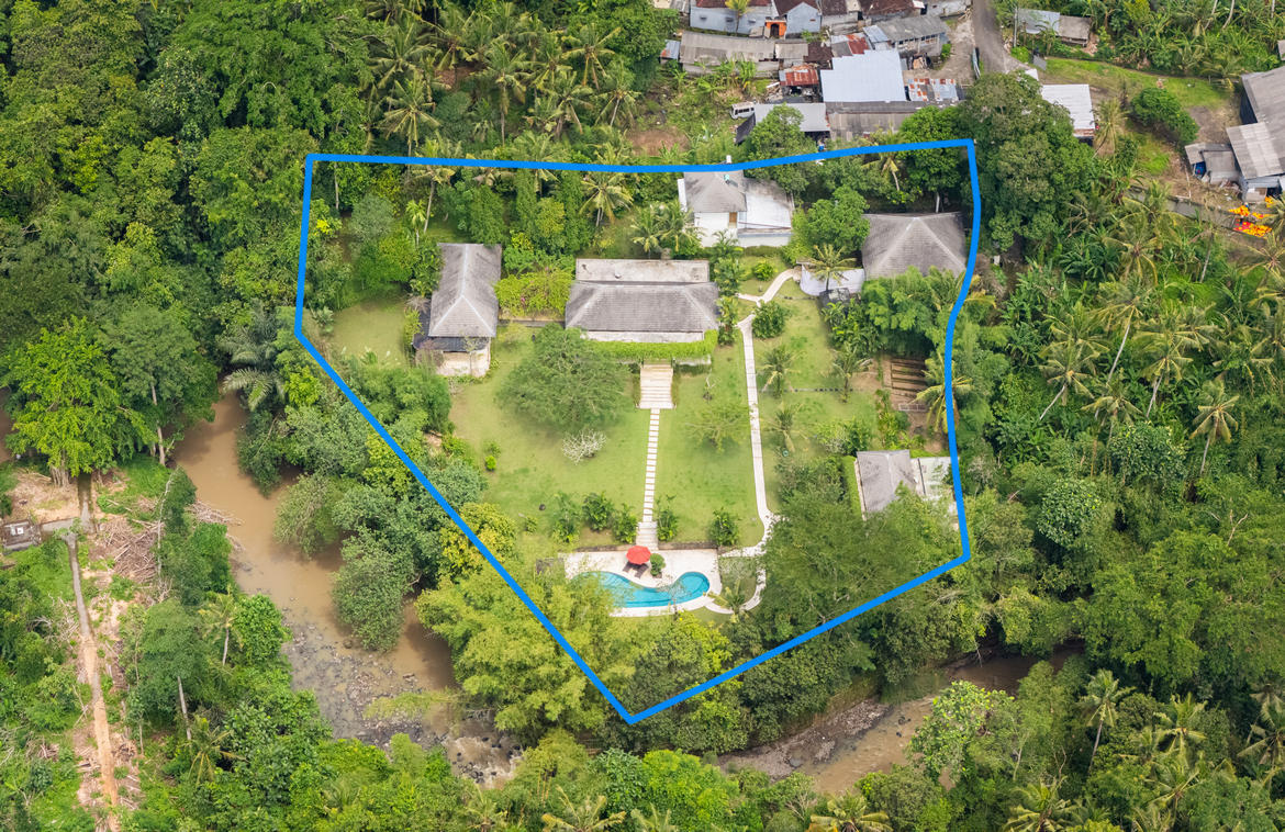 Secluded riverfront estate in Wanasara. Villas in Bali for Sale: Вилла в Табанан, Балиан за 1481 тыс. USD. Freehold. Главное фото