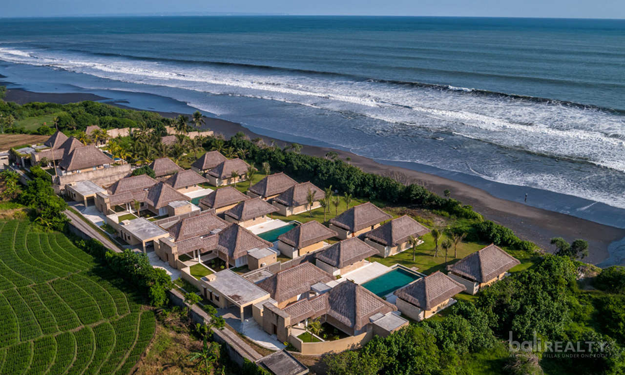 Brand New Iconic Freehold Beachfront Villa Complex. Villas in Bali for Sale: Вилла в Табанан, Балиан за 5927 тыс. USD. Freehold. Главное фото