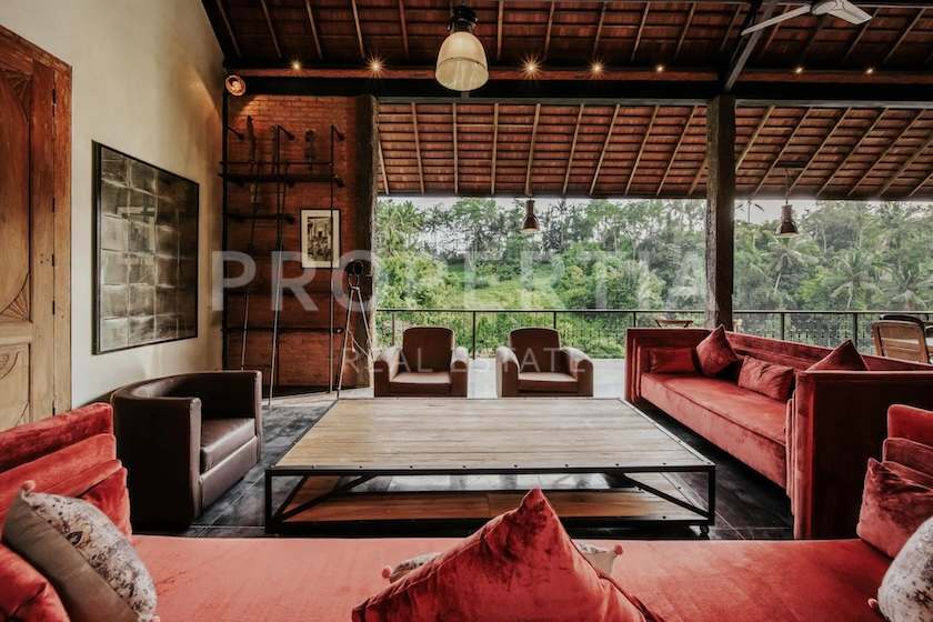 Exquisite Riverside Estate In The Heart Of Bali. Villas in Bali for Sale: Вилла в Убуд, Балиан за 1894 тыс. USD. Leasehold. Главное фото