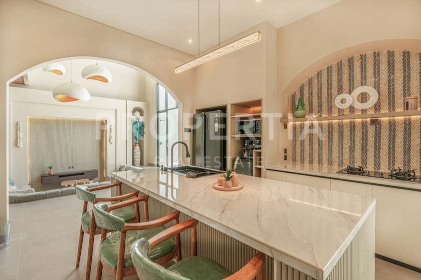 Stunning Modern Tropical Villa In Uluwatu. Villas in Bali for Sale: Вилла в Улувату, Балиан за 308 тыс. USD. Freehold. Главное фото