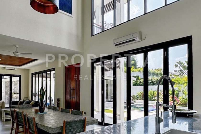 Spacious Modern Villa In Umalas. Villas in Bali for Sale: Вилла в Умалас, Балиан за 62,2 млн. RUB. Leasehold. Главное фото
