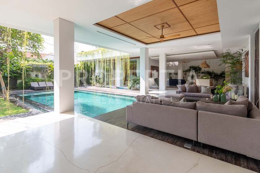 Amazing Spacious Villa In The Heart Of Umalas. Villas in Bali for Sale: Вилла в Умалас, Балиан за 588 тыс. USD. Leasehold. Главное фото