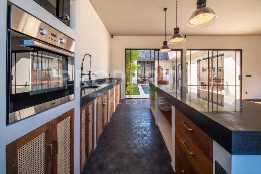 ⁠Stunning Tropical Living In Umalas. Villas in Bali for Sale: Вилла в Умалас, Балиан за 351 тыс. USD. Leasehold. Главное фото