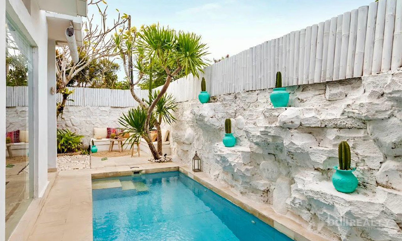 Newly Renovated and Beautifully Styled Two-Bedroom Villa in Ungasan. Villas in Bali for Sale: Вилла в Унгасан, Балиан за 130 тыс. USD. Leasehold. Главное фото