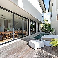4 Kamar Tidur | Canggu. Villas in Bali for Sale: Villa in Berawa (Canggu), Bali for 400 Thousands USD. Leasehold. Preview of main photo