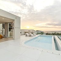 5 KAMAR TIDUR | ULUWATU. Villas in Bali for Sale: Villa in Pecatu, Bali for 1800 Thousands USD. Leasehold. Preview of main photo