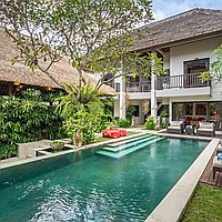 A timeless 4-bedroom Balinese retreat in Pererenan. Villas in Bali for Sale: Вилла в Чангу, Балиан за 1007 тыс. USD. Freehold. Preview of main photo