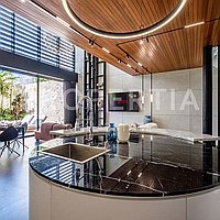 Prime Berawa Villa Minutes From The Beach. Villas in Bali for Sale: Вилла в Берава (Чангу), Балиан за 30,1 млн. RUB. Leasehold. Preview of main photo