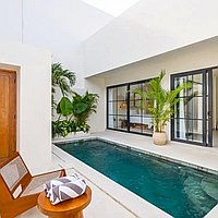 Charming 1-bedroom villa with rooftop in north of Tumbak Bayuh. Villas in Bali for Sale: Вилла в Чангу, Балиан за 136 тыс. USD. Leasehold. Preview of main photo