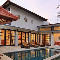 Stylish Four-Bedroom Villa in Highly Desirable Kerobokan. Villas in Bali for Sale: Вилла в Керобокан, Балиан за 195 тыс. USD. Leasehold. Preview of main photo