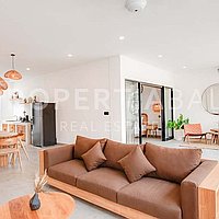 Gorgeous Modern Tropical Villa In Tumbak Bayuh. Villas in Bali for Sale: Вилла в Tumbak Bayuh, Балиан за 180 тыс. USD. Leasehold. Preview of main photo