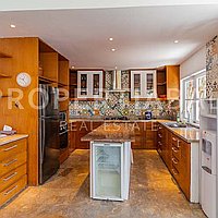 Modern Balinese Family Home In Berawa. Villas in Bali for Sale: Вилла в Берава (Чангу), Балиан за 403 тыс. USD. Leasehold. Preview of main photo