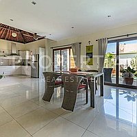 Charming 2-Bedroom Villa In Prime Berawa. Villas in Bali for Sale: Вилла в Берава (Чангу), Балиан за 347 тыс. USD. Leasehold. Preview of main photo