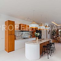 Timeless Luxury Family Villa In Berawa. Villas in Bali for Sale: Вилла в Берава (Чангу), Балиан за 1113 тыс. USD. Freehold. Preview of main photo