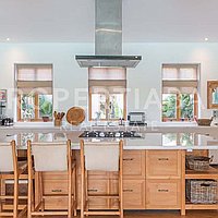 Elegant French-Designed Villa In Pererenan. Villas in Bali for Sale: Вилла в Переренан (Чангу), Балиан за 1092 тыс. USD. Leasehold. Preview of main photo