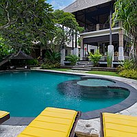 Unparalleled Opportunity: Freehold Four-Bedroom Villa with Deluxe Design on Expansive 1540 sqm Land, Proximity to Sanur Beach. Villas in Bali for Sale: Вилла в Санур, Балиан за 1245 тыс. USD. Freehold. Preview of main photo