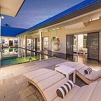 Elegant 4-bedroom villa with modern comfort in central Sanur. Villas in Bali for Sale: Вилла в Санур, Балиан за 720 тыс. USD. Leasehold. Preview of main photo