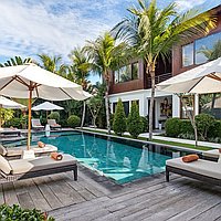 Stunning 12 Bed Villa Estate – Two Interconnected 6 Bedroom Villas in Gated Seminyak Community. Villas in Bali for Sale: Вилла в Семиньяк, Балиан за 1550 тыс. USD. Leasehold. Preview of main photo