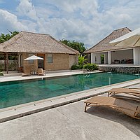 Spacious Four-Bedroom Beachfront Villa in Tabanan: Balinese-Meets-Modern Elegance with Promising ROI. Villas in Bali for Sale: Вилла в Табанан, Балиан за 1171 тыс. USD. Freehold. Preview of main photo