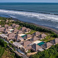 Brand New Iconic Freehold Beachfront Villa Complex. Villas in Bali for Sale: Вилла в Табанан, Балиан за 5927 тыс. USD. Freehold. Preview of main photo