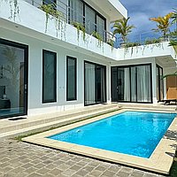 Splendid Three-Bedroom Villa with Luxe Jacuzzi for Long Lease in Serene Umalas. Villas in Bali for Sale: Вилла в Умалас, Балиан за 367 тыс. USD. Leasehold. Preview of main photo