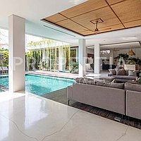 Вилла на продажу